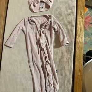 kyteBABY ruffle zippered footie in blush with ribbed headwrap